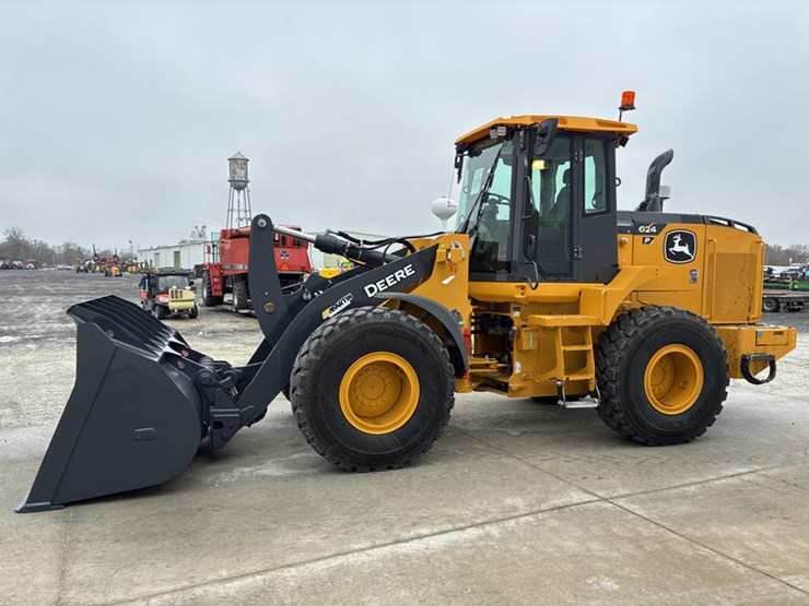 john-deere-624-image-11