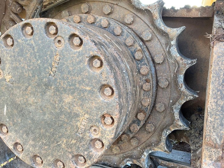 2005-john-deere-330cl-image-12