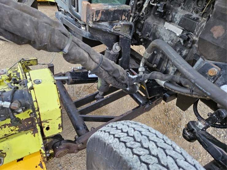 massey-ferguson-4325-image-19