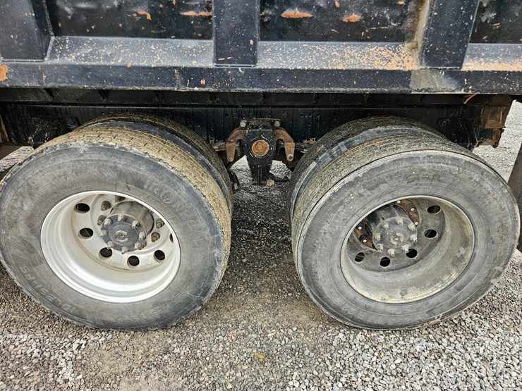 freightliner-columbia-120-image-99