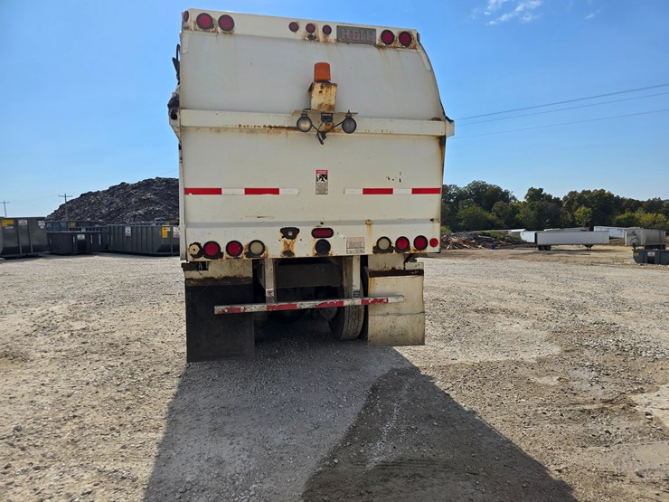 2003-peterbilt-320-image-21