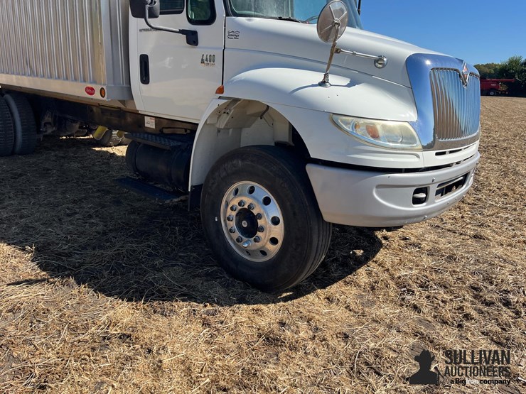 international-durastar-4400-image-13