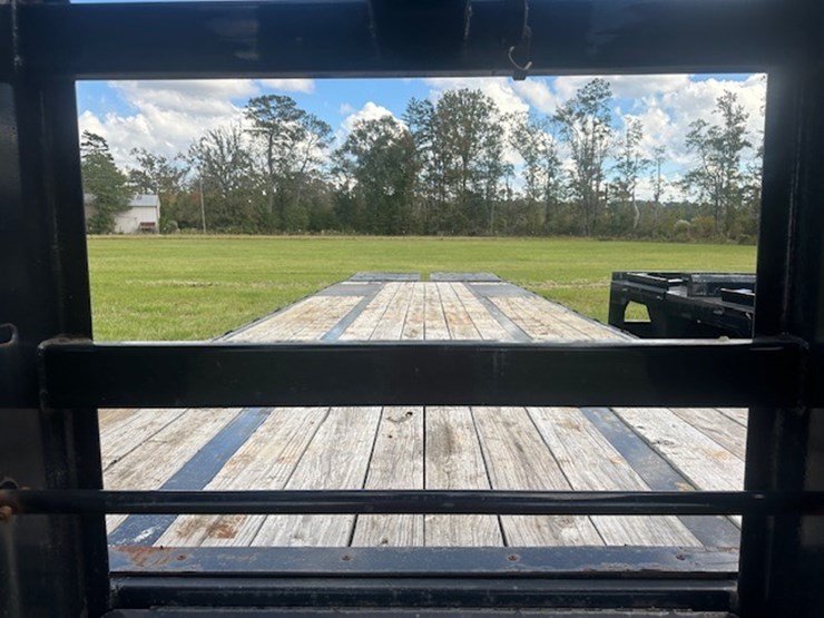 2023-big-tex-25'-gooseneck-image-17