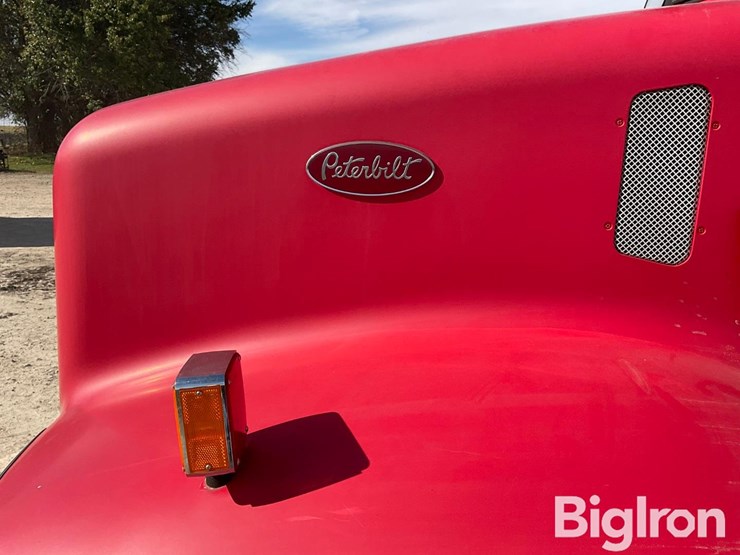 2004-peterbilt-330-image-9