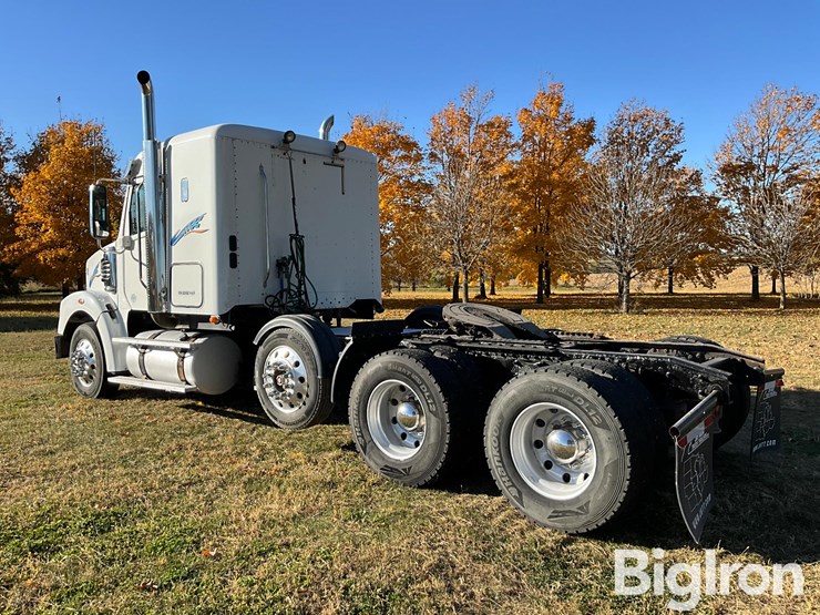 freightliner-122sd-image-7