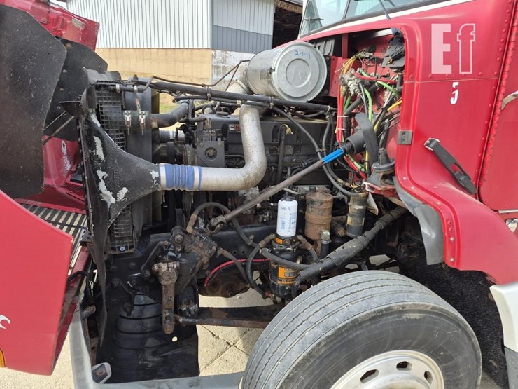 freightliner-fld120-image-21