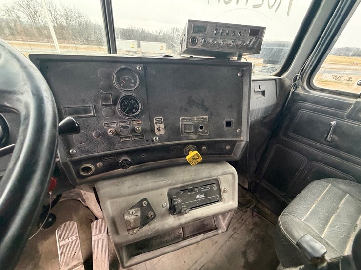 mack-rd688s-image-29