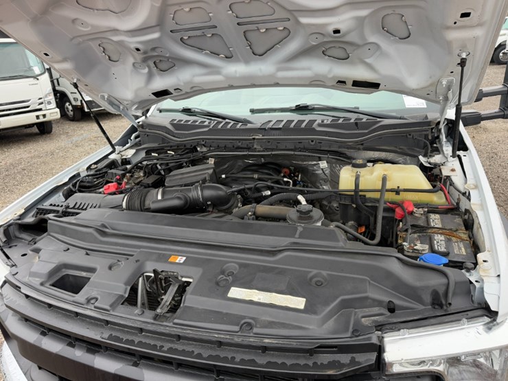 2022-ford-f550-image-16