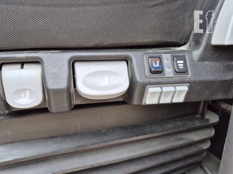 2018-freightliner-cascadia-116-image-19