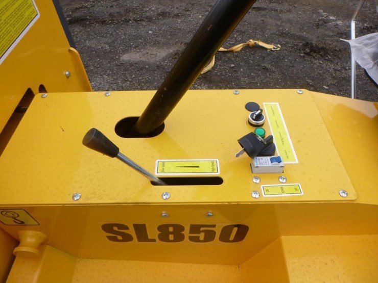 sdlool-sl850-tandem-vibratory-roller-image-18