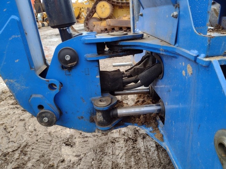 new-holland-boomer-37-image-29