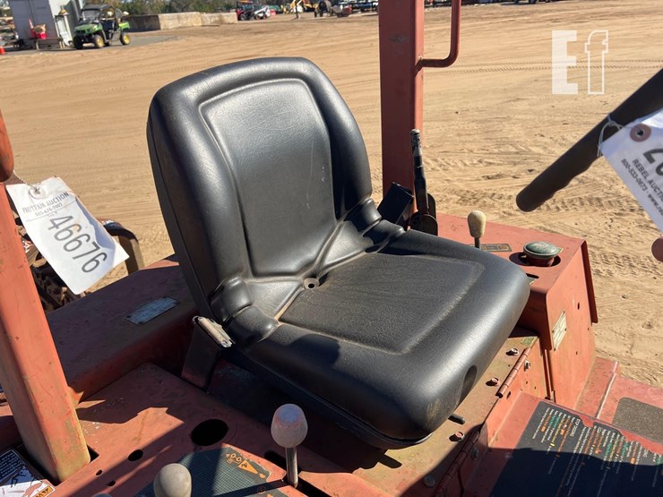 2004-ditch-witch-3700-image-21