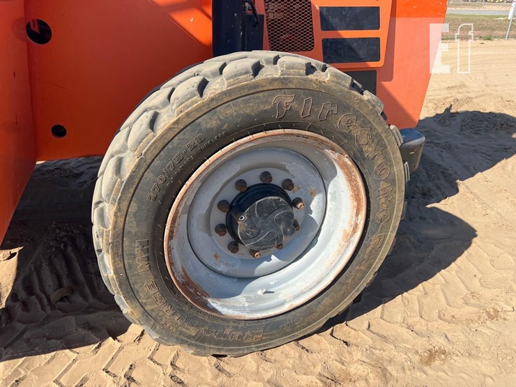 2019-jlg-6042-image-10