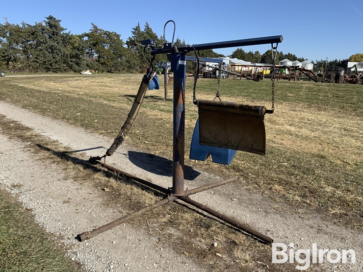 lewis-cattle-oiler-image-3