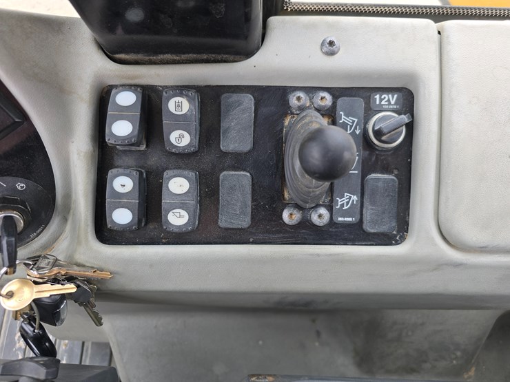 caterpillar-953d-image-105