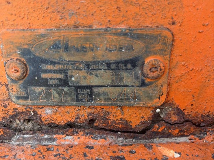 new-idea-manure-spreader,-single-axle,-wood-floor,-540pto,-has-a-hole-in-floor,-is-in-working-order,-just-needs-a-new-floor,-hyd.-slop/end-gate,-rear-beater-image-17