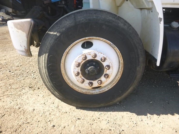 2005-international-durastar-4400-image-22