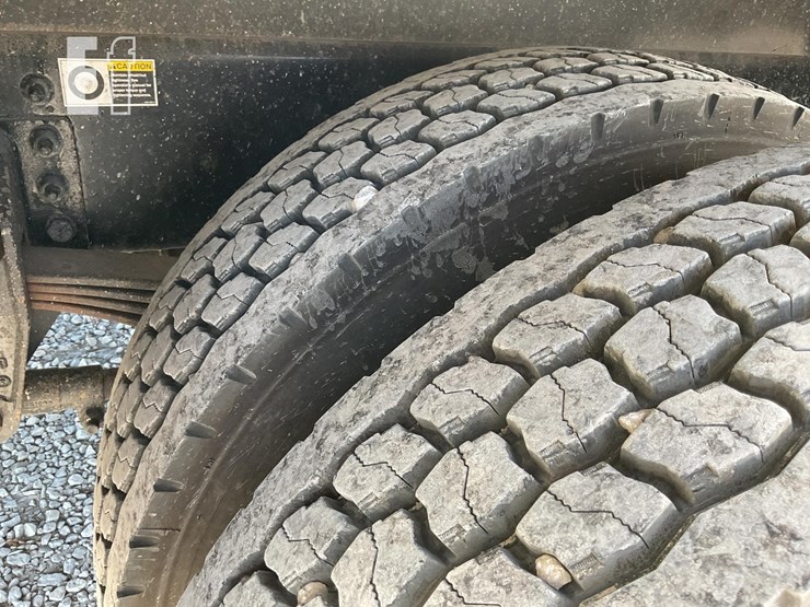 peterbilt-337-image-40