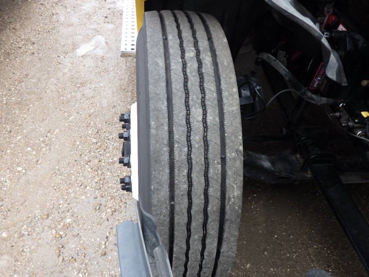 2019-freightliner-cascadia-126-image-27