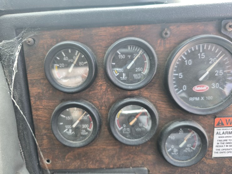2003-peterbilt-320-image-56