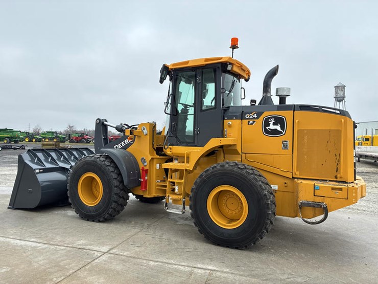 john-deere-624-image-9