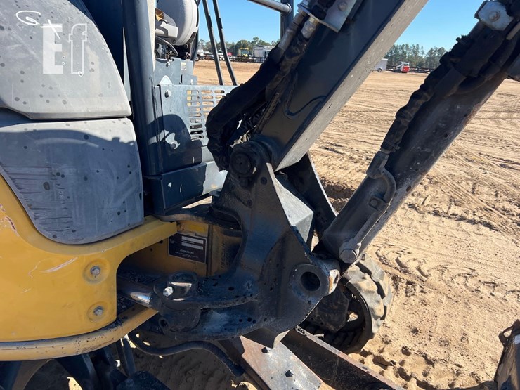 2015-deere-35g-image-27