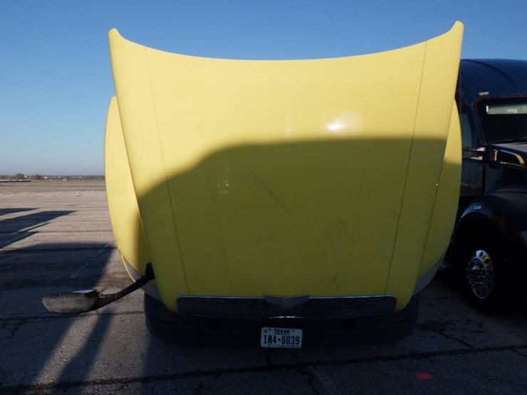 2018-peterbilt-579-image-25