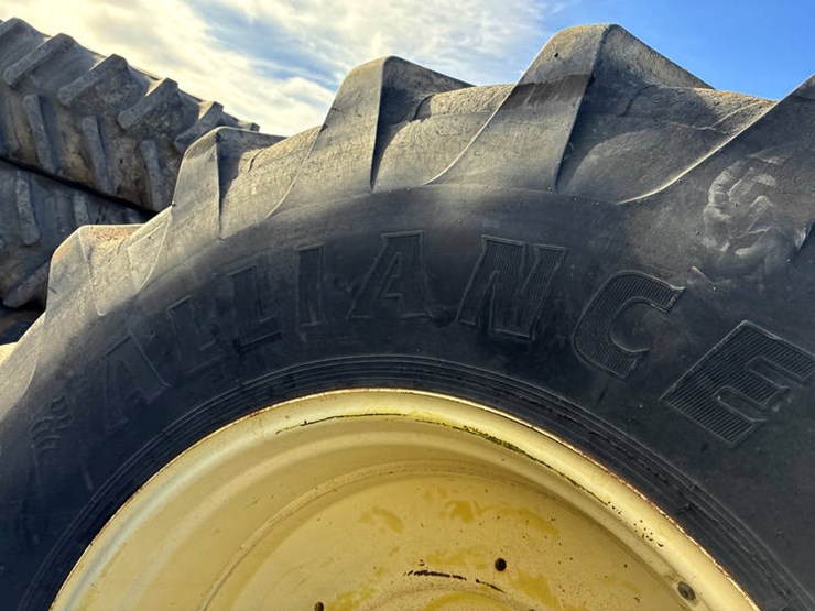 #122373-•-2---alliance-800/70r38-tires-on-jd-rims-image-9