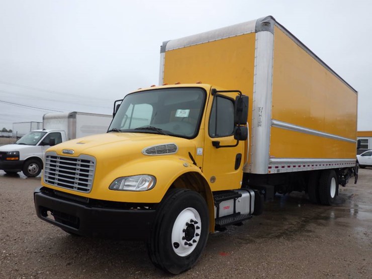 freightliner-m2-106-image-1