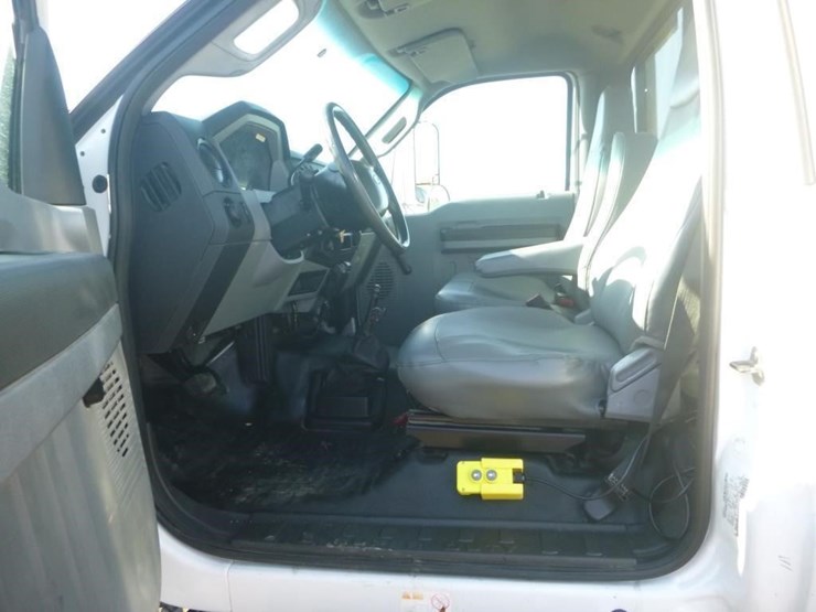 2013-ford-f650-image-13