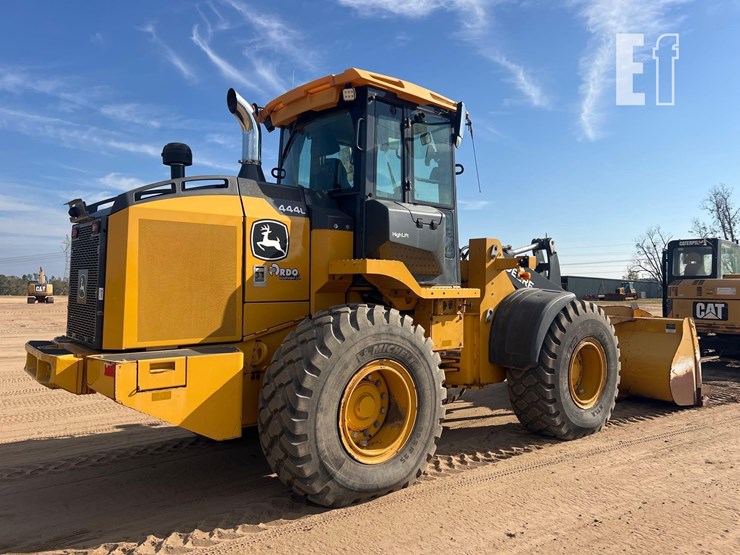 2020-deere-444l-image-4