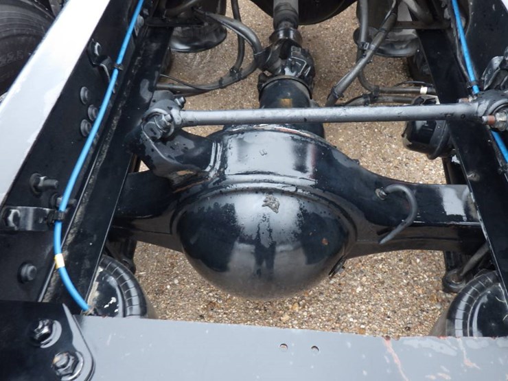 2019-freightliner-cascadia-126-image-13