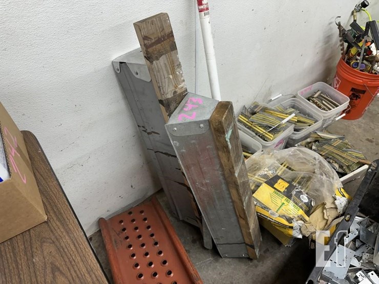 car-ramps-&-saw-horses-image-3