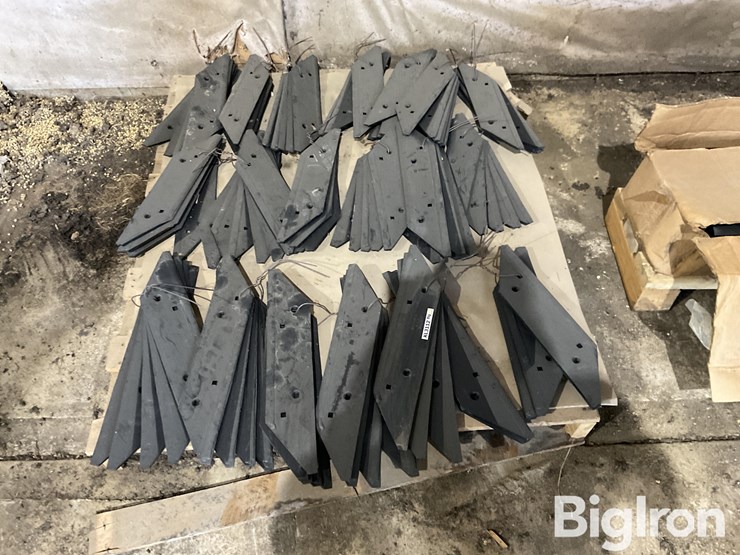 nichols-h151617-hiniker-cultivator-blades-image-3