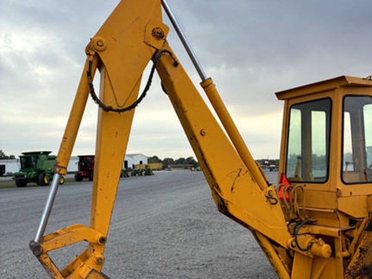 case-ih-3400-image-13