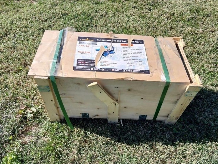 new-greatbar-200-lb-cast-iron-anvil-image-1