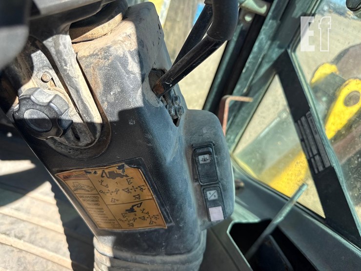 new-holland-b95-image-30