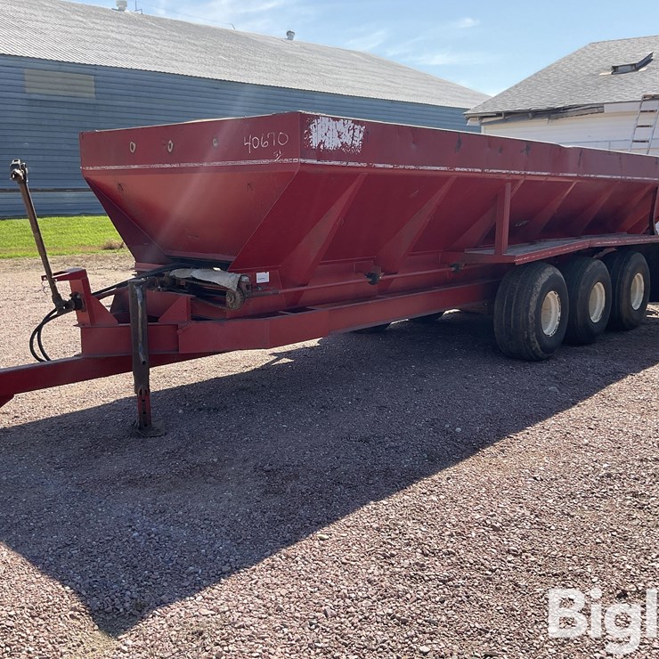 Chandler Dry Litter Spreader