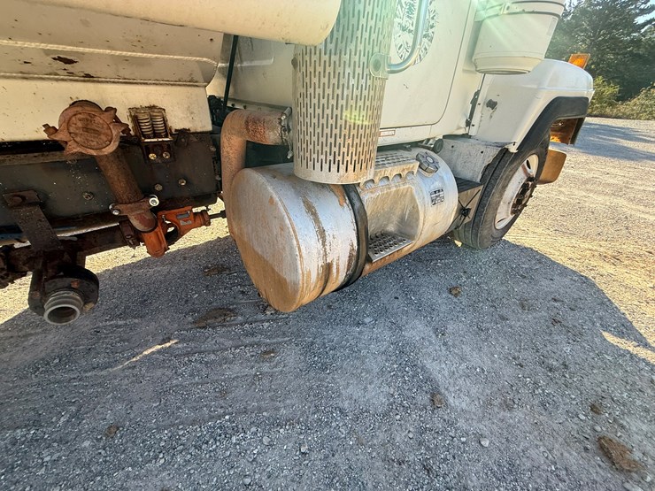 mack-r686st-image-76