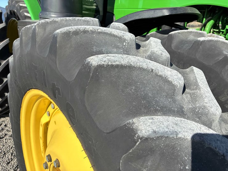 2014-john-deere-8295r-image-55