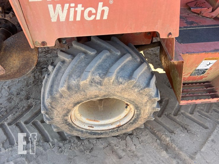 2004-ditch-witch-3700-image-15