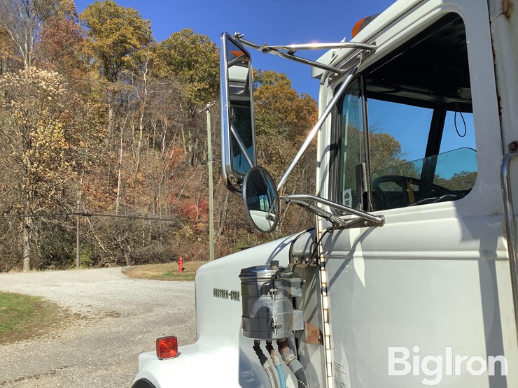 2000-western-star-4964f-image-10