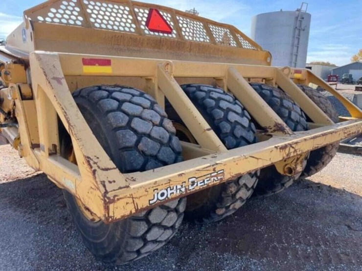 2004-&-2005-john-deere-1812-scraper-package-of-two-image-16