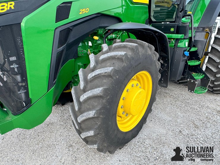 john-deere-8r-250-image-11