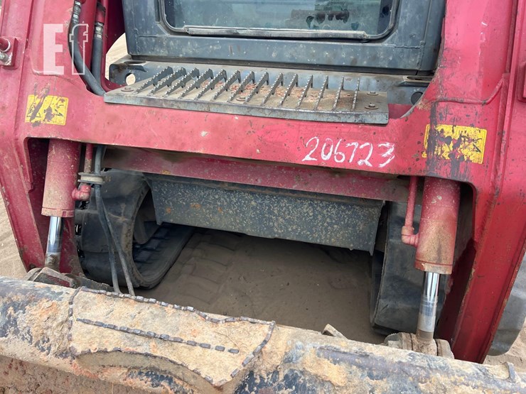 2019-takeuchi-tl8-image-10