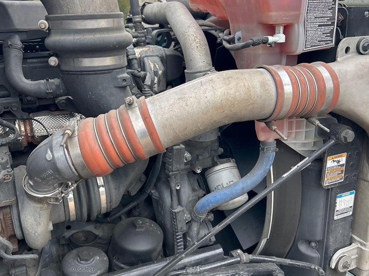 peterbilt-579-image-40