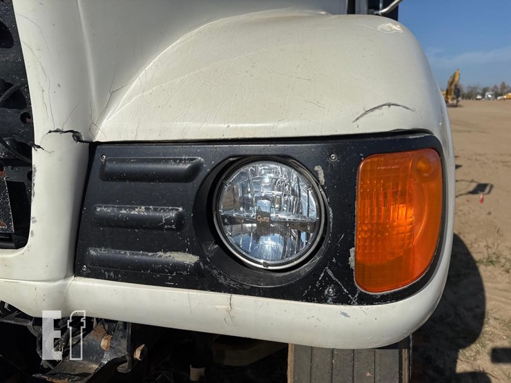 mack-t/a-dump-truck-image-19