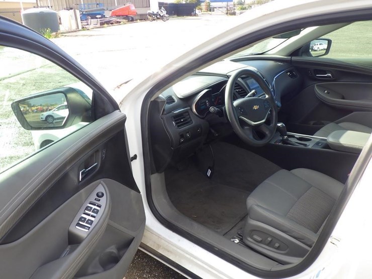 2017-chevrolet-impala-sedan-image-5