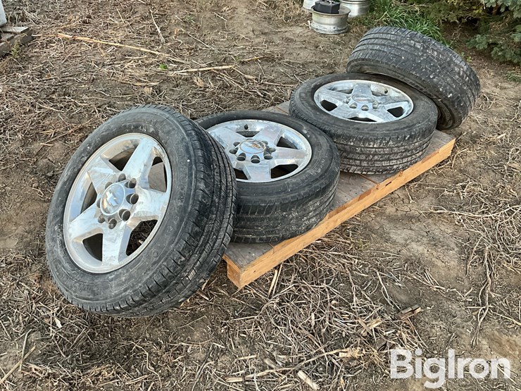 chevrolet-2500hd-image-1