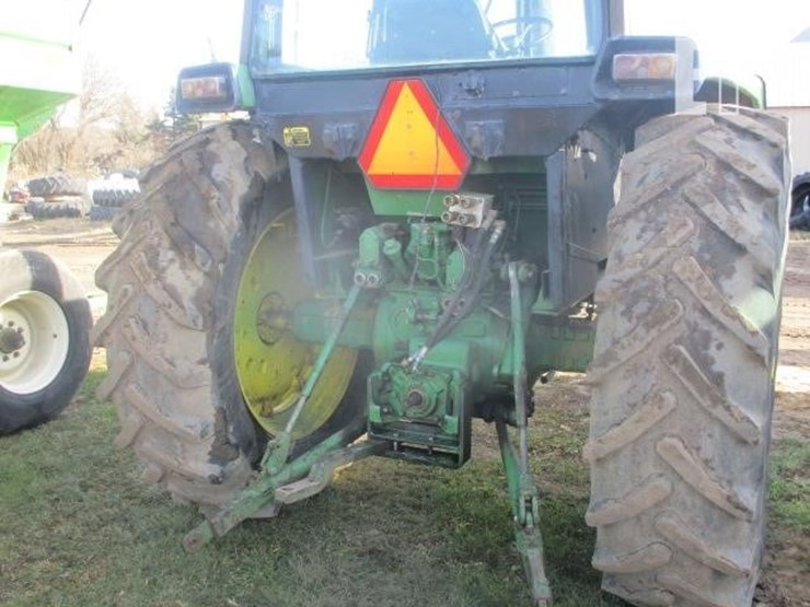 john-deere-4040-image-10